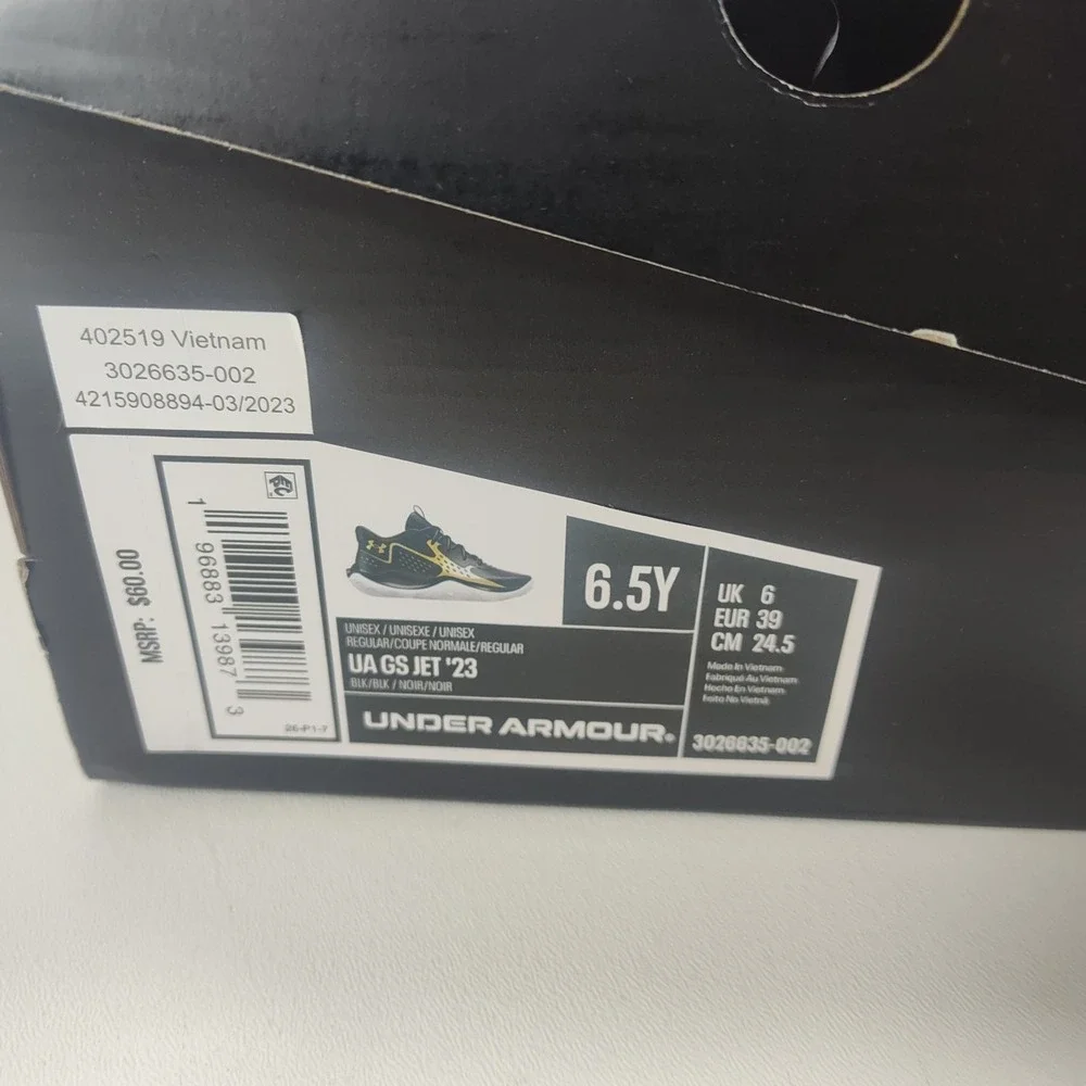 Youth Under Armour Jet '23 Black Metallic Gold 6.5Y‎